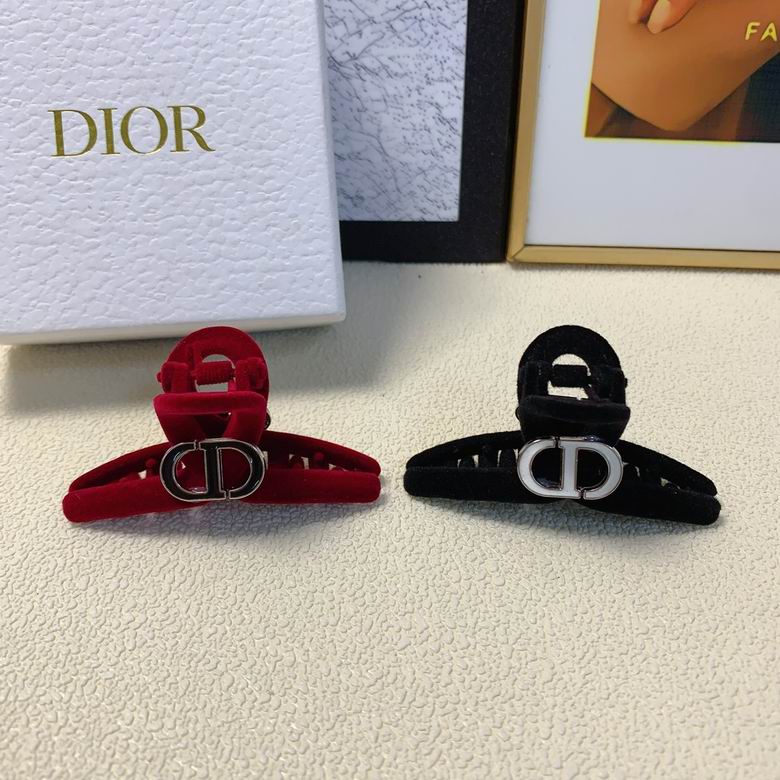 Dior Hair Grab Clip  (1)